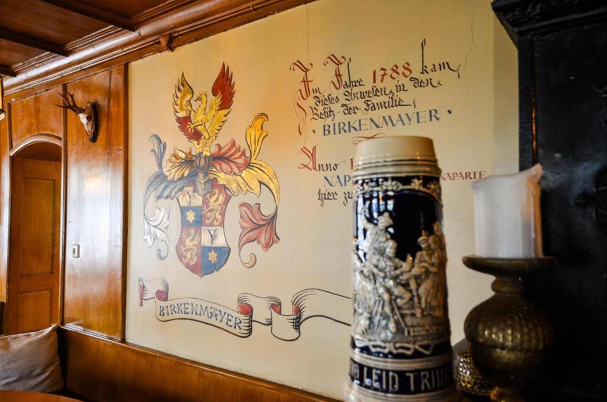 Pensjonat Zum Ritter - A Cozy Historical Landmark Ulm